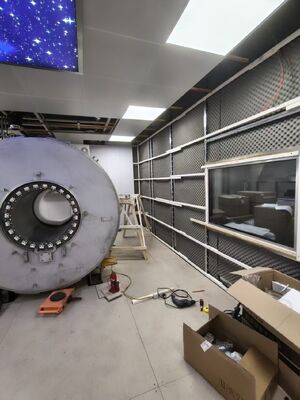 ราคาดี ห้องป้องกันคลื่น RF พร้อมอิมพีแดนซ์อินพุต 50 โอห์ม และหน้าต่างกระจกป้องกันคลื่น RF เคลือบหลายชั้นสำหรับกรงฟาราเดย์ MRI ที่ปรับแต่งได้ ออนไลน์