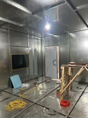 ราคาดี ห้องป้องกันคลื่น RF ที่มีประสิทธิภาพการป้องกัน 100dB, ขนาดห้องที่ปรับแต่งได้ และ RC Filter ที่มีอิมพีแดนซ์ 50 โอห์มสำหรับการป้องกัน EMI ออนไลน์